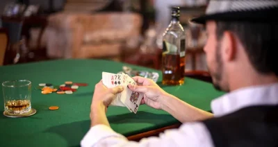 What Does Fold Mean in Poker?